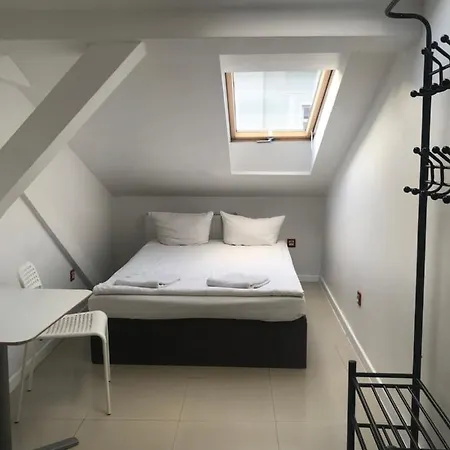 Hoza Apartments And Rooms-2